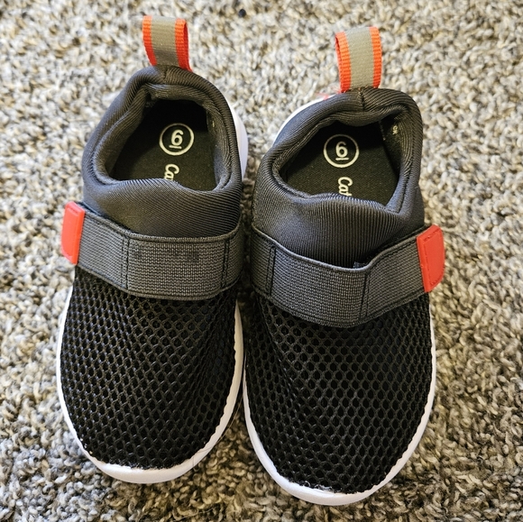Cat & Jack toddler shoes - Picture 1 of 4